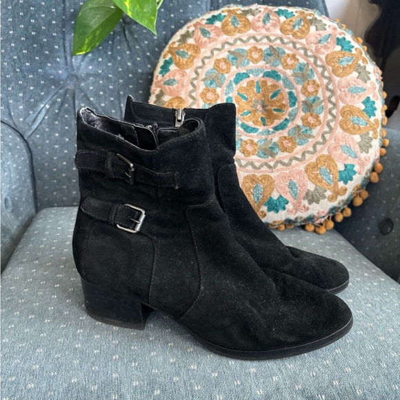 Via Spiga Oaklyn Suede Ankle Bootie - Women’s Size 8 - Picture 1 of 8